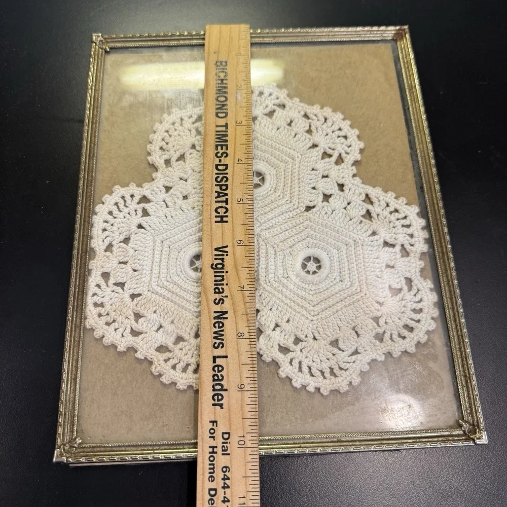 Vintage‎ framed doily